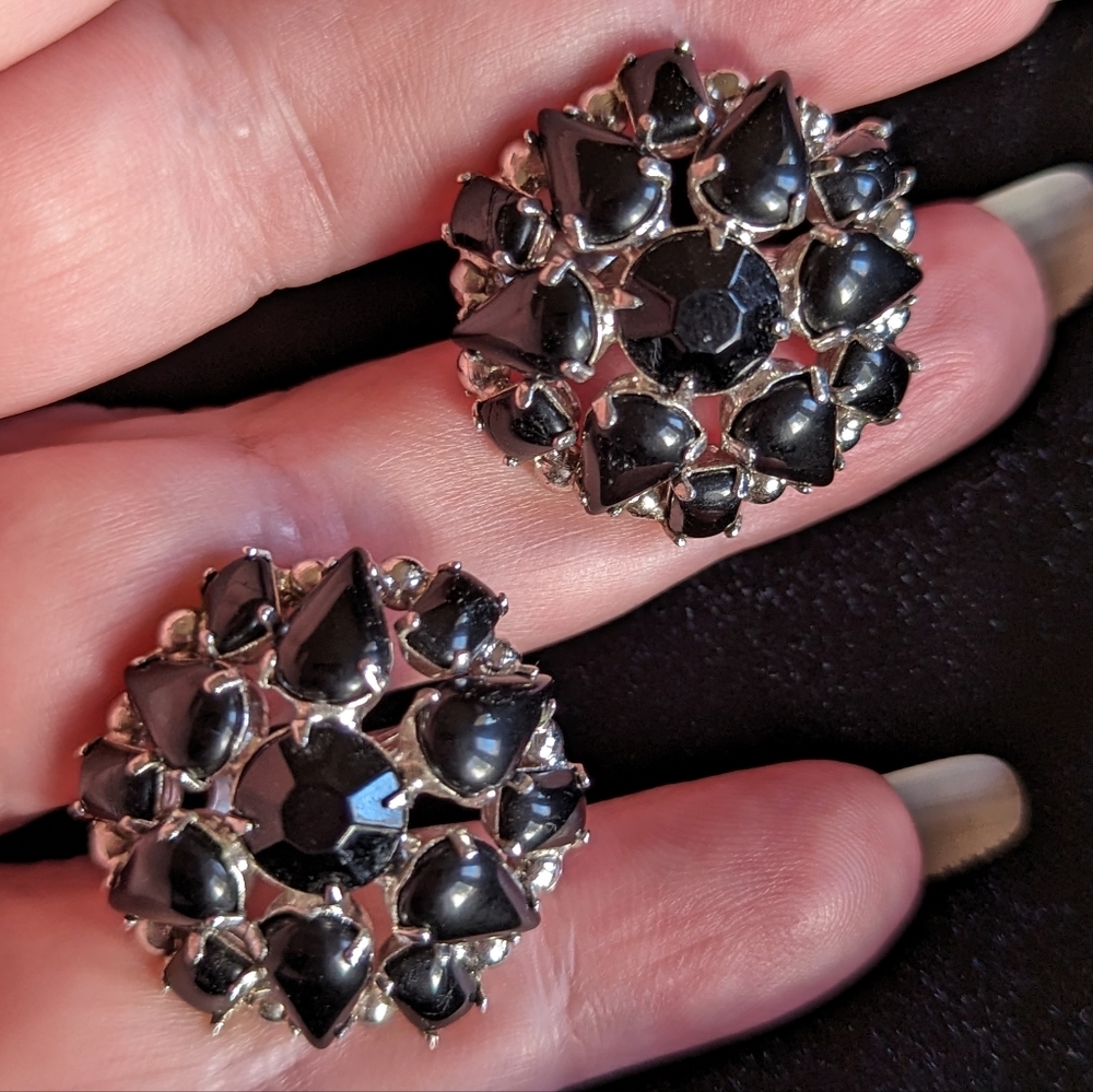 Vintage MAGICLIP stamped Clip-On Earrings with Silver Tone/Black Stones